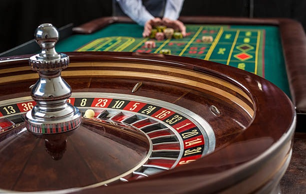 Live Baccarat table on sonic88 with dealer and real-time card dealing